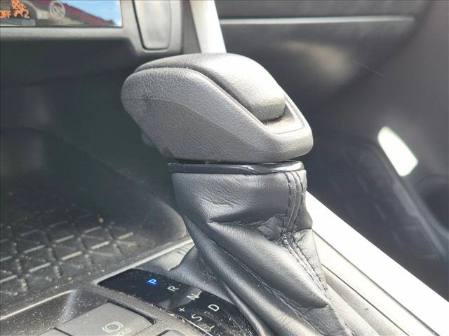 Used 2022 Toyota RAV4 LE FWD image 6