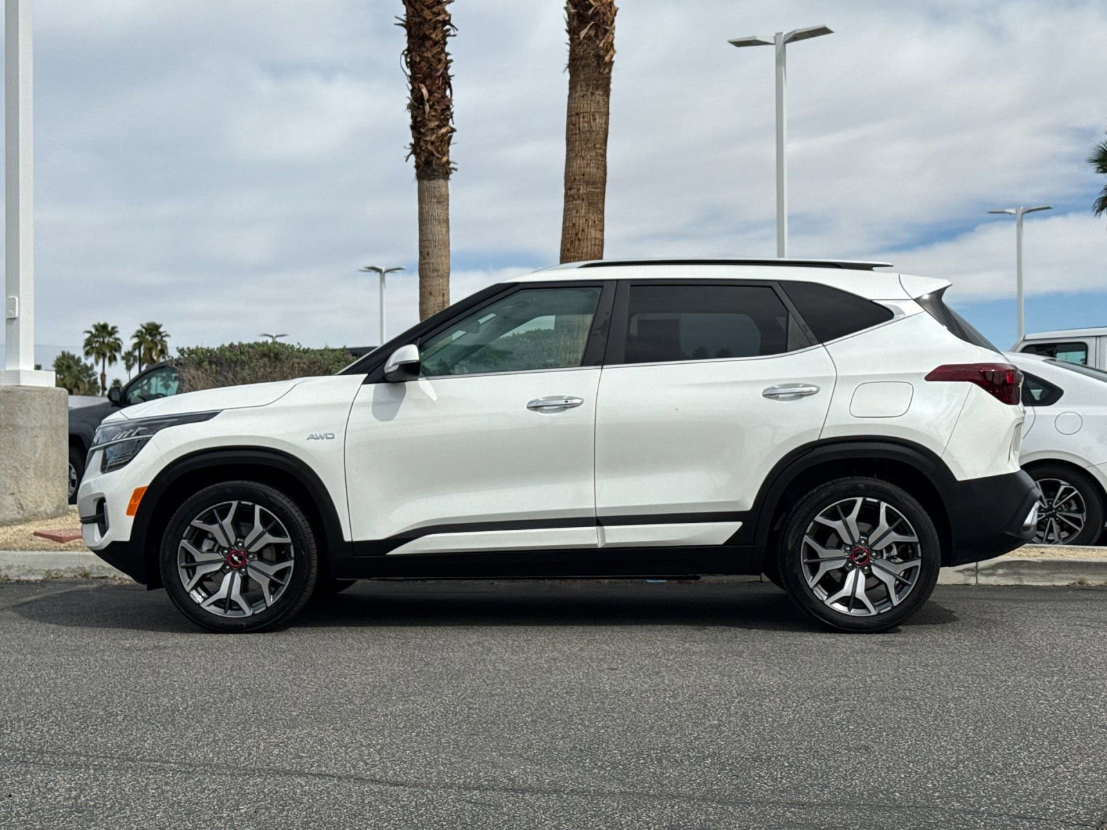 Used 2022 Kia Seltos SX w/ Sunroof Package image 6