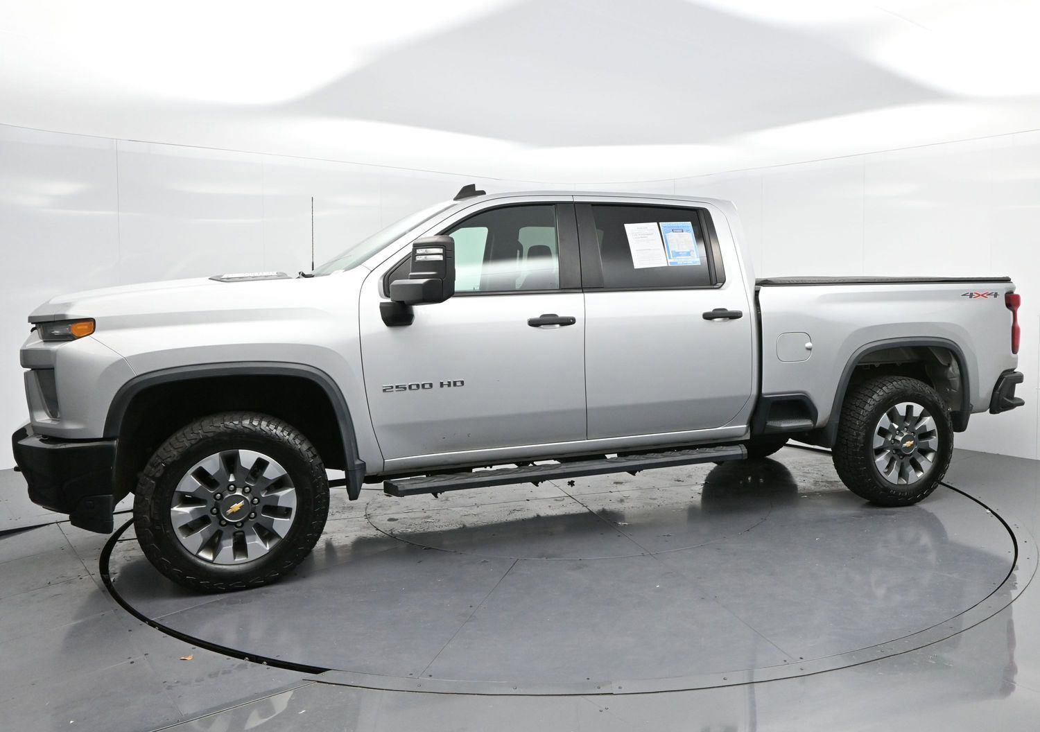 Used 2022 Chevrolet Silverado 2500 Custom w/ Custom Value Package image 4