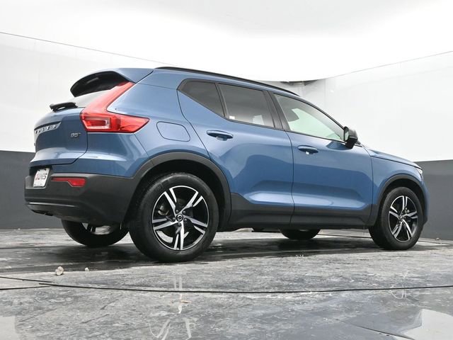 Used 2024 Volvo XC40 B5 Core image 48