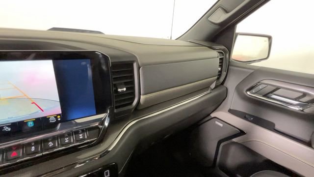 Used 2022 Chevrolet Silverado 1500 ZR2 w/ Technology Package AWD/4WD image 35