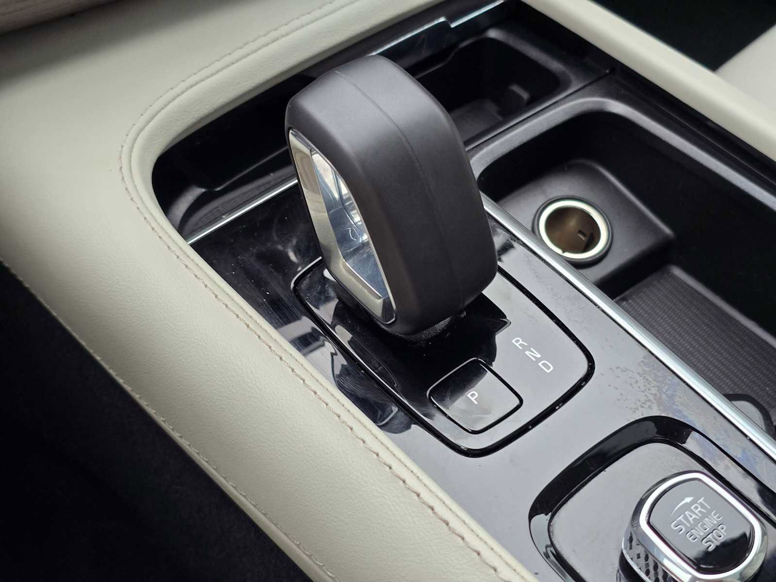 Certified 2024 Volvo XC90 T8 Plus image 35