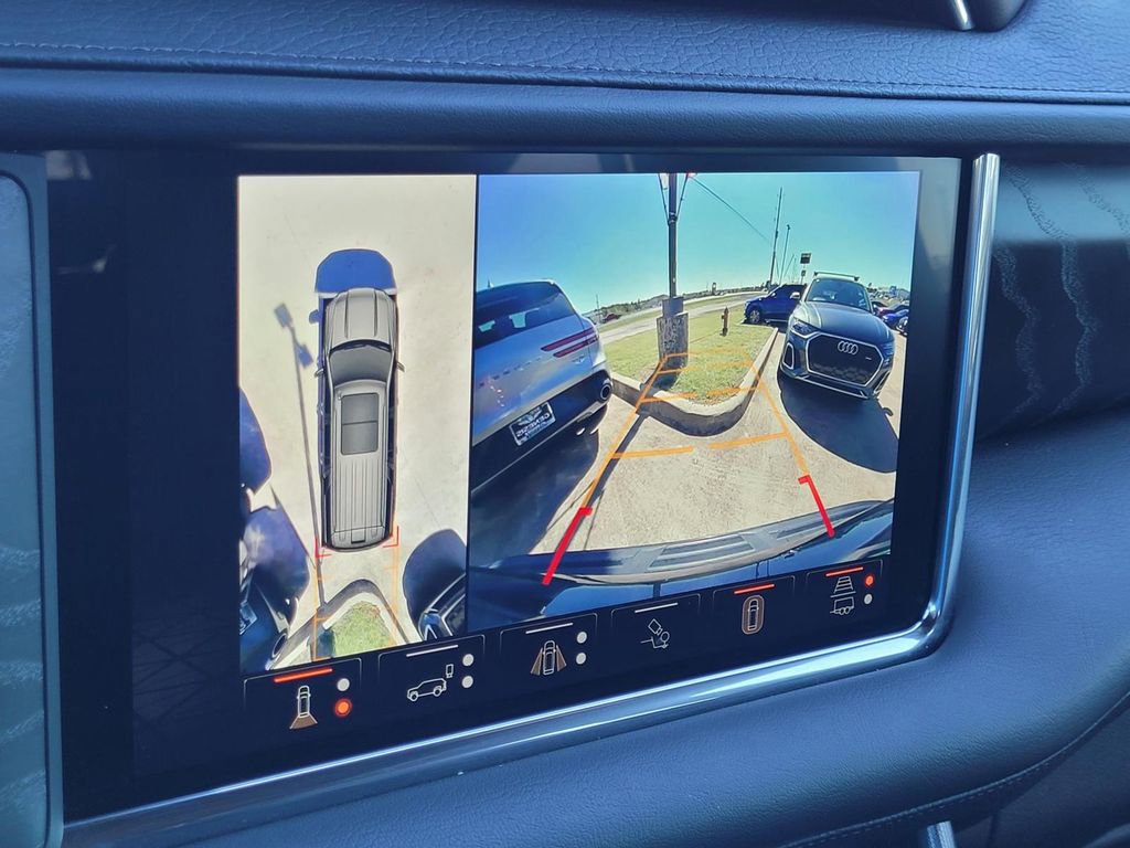 Used 2023 GMC Yukon Denali w/ Denali Reserve Package image 22