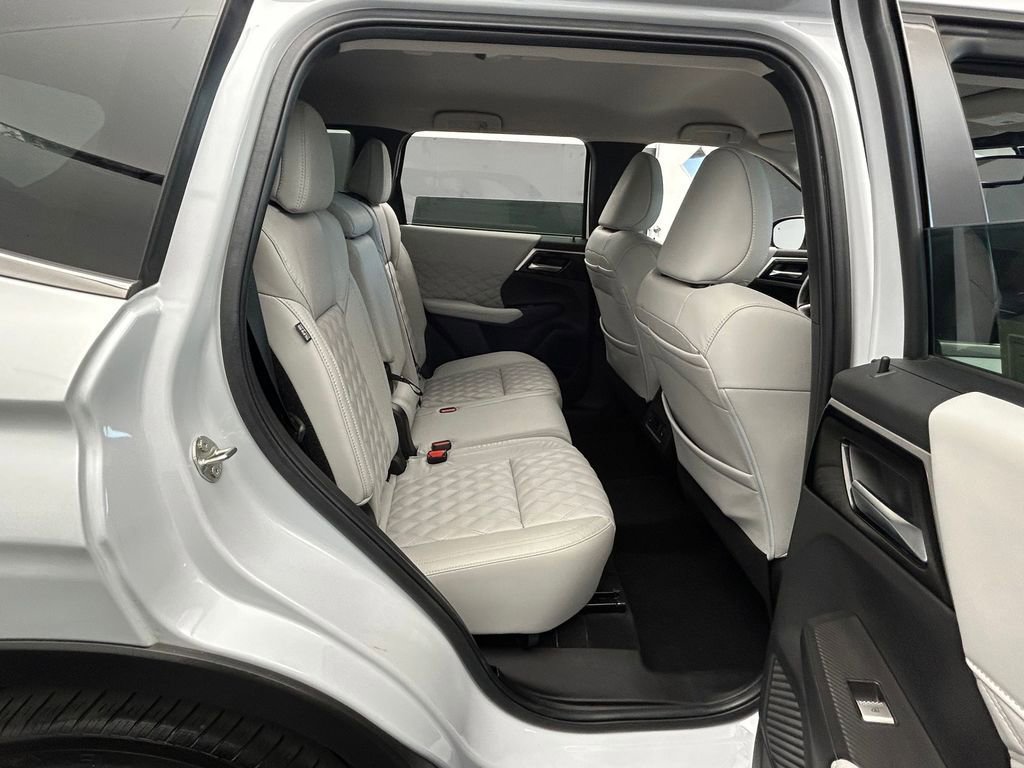 Used 2022 Mitsubishi Outlander SEL image 30