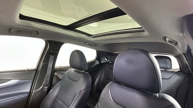 Used 2022 Chevrolet Bolt EUV Premier w/ Sun & Sound Package FWD image 13