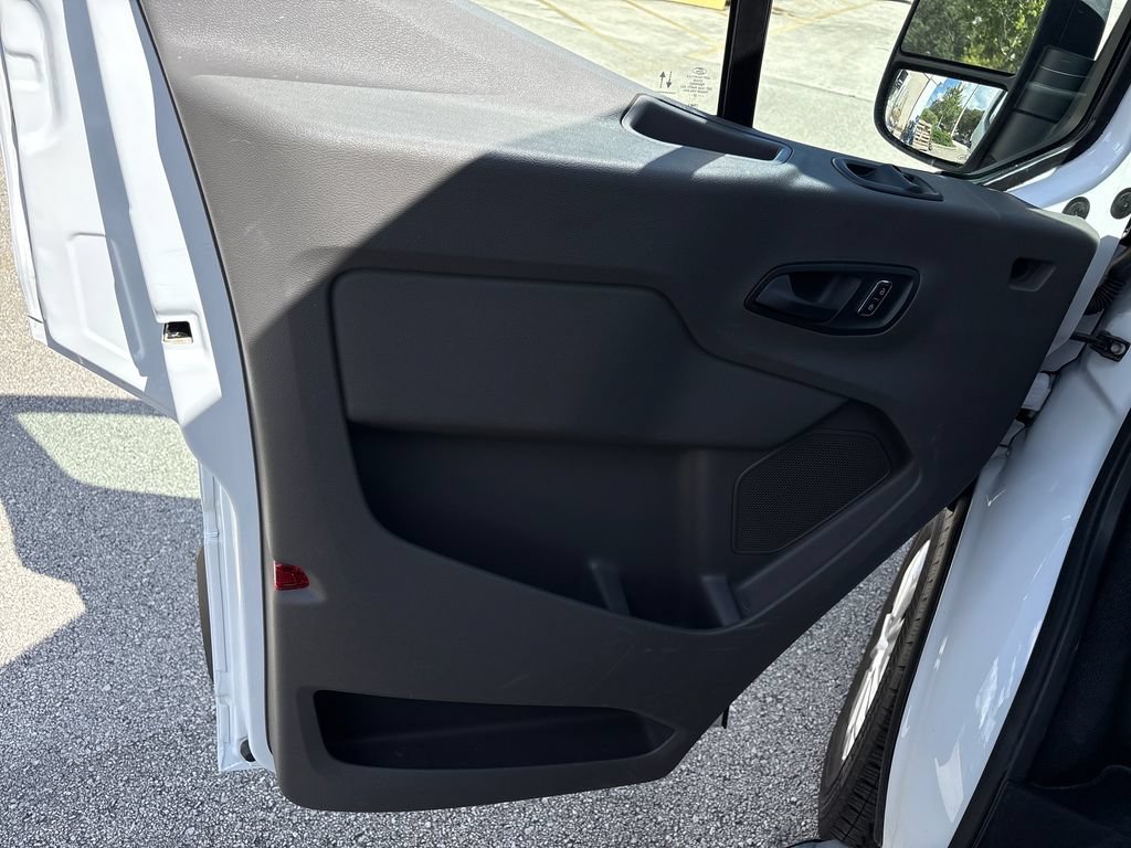Certified 2025 Ford Transit 250 Low Roof w/ Exterior Upgrade Package RWD image 27