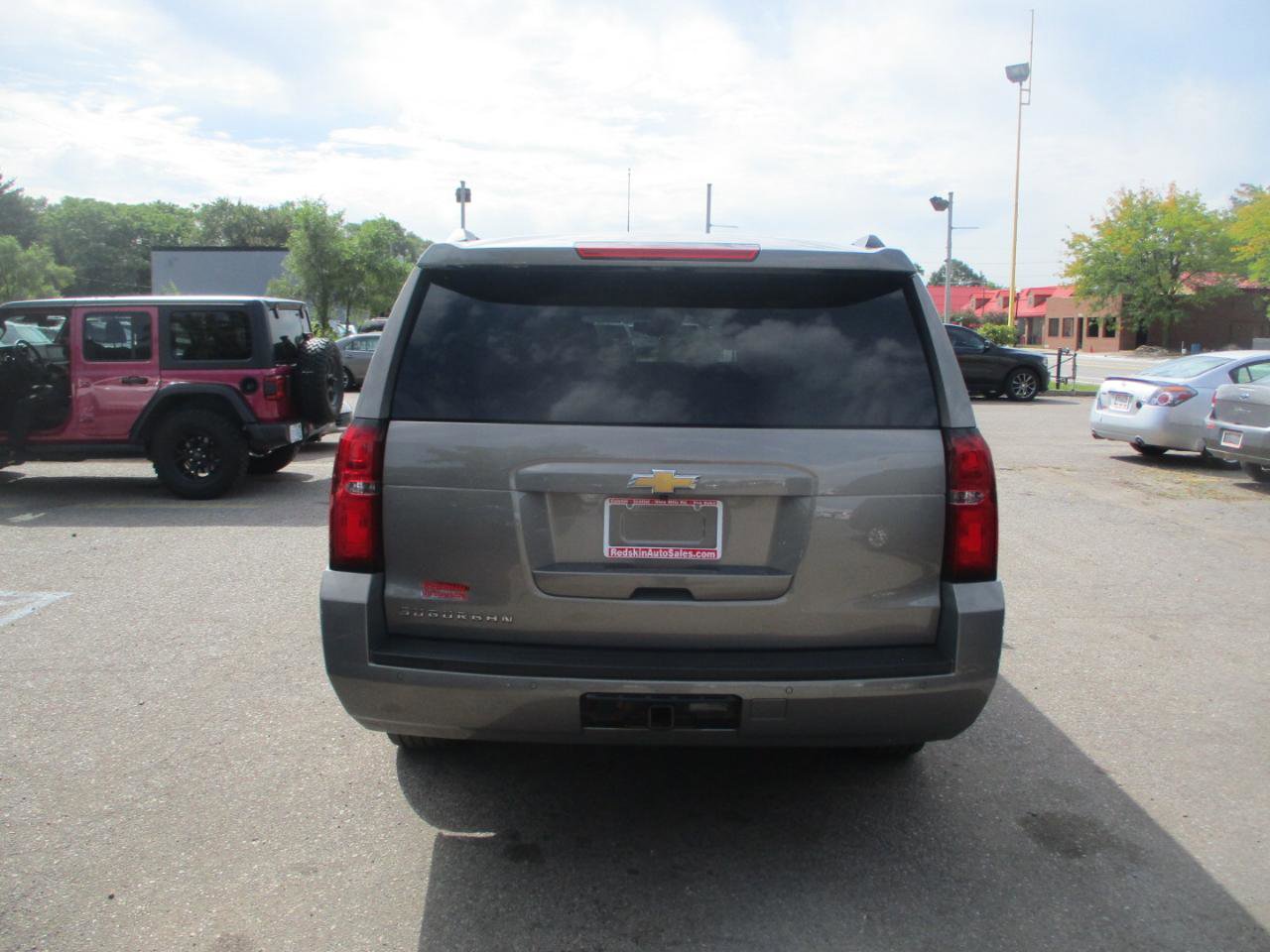 Used 2019 Chevrolet Suburban LT w/ Luxury Package image 6