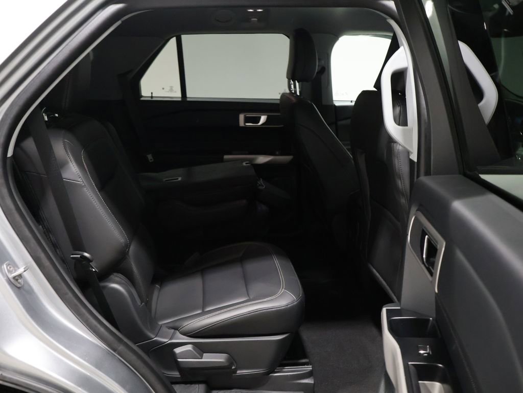 Used 2024 Ford Explorer XLT w/ Equipment Group 202A image 21
