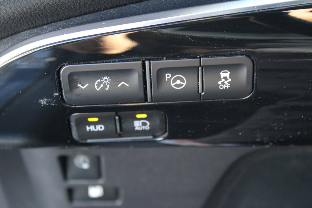 Used 2022 Toyota Prius Prime Limited FWD image 26