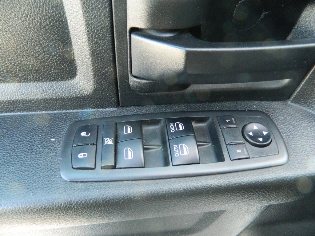 Used 2018 RAM 2500 Tradesman w/ Chrome Appearance Group image 19