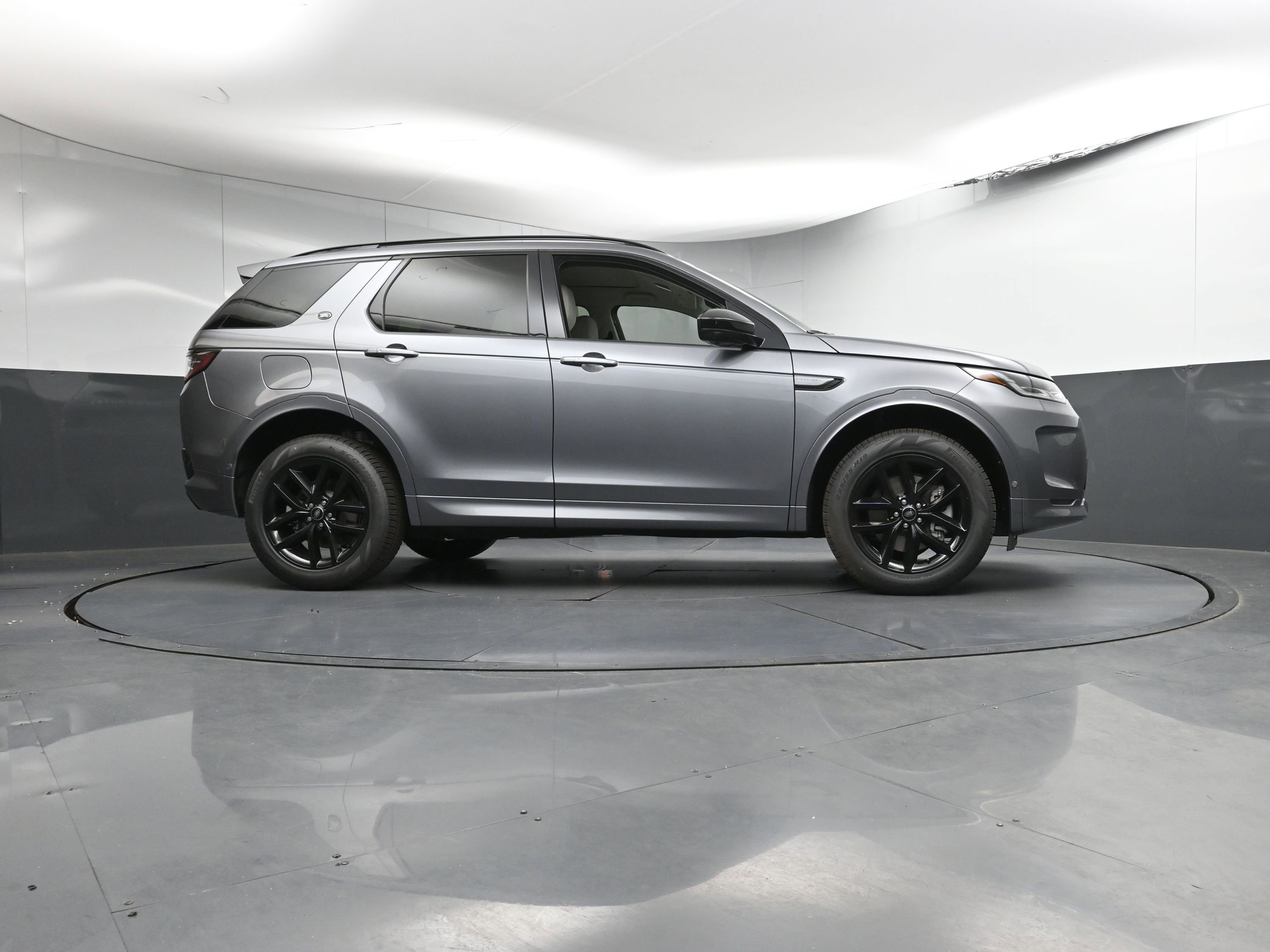 New 2025 Land Rover Discovery Sport S image 28