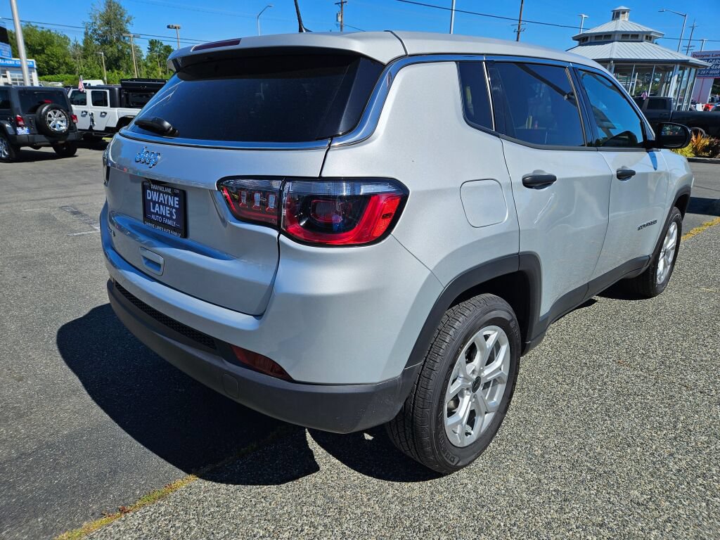 Used 2025 Jeep Compass Sport AWD/4WD image 5