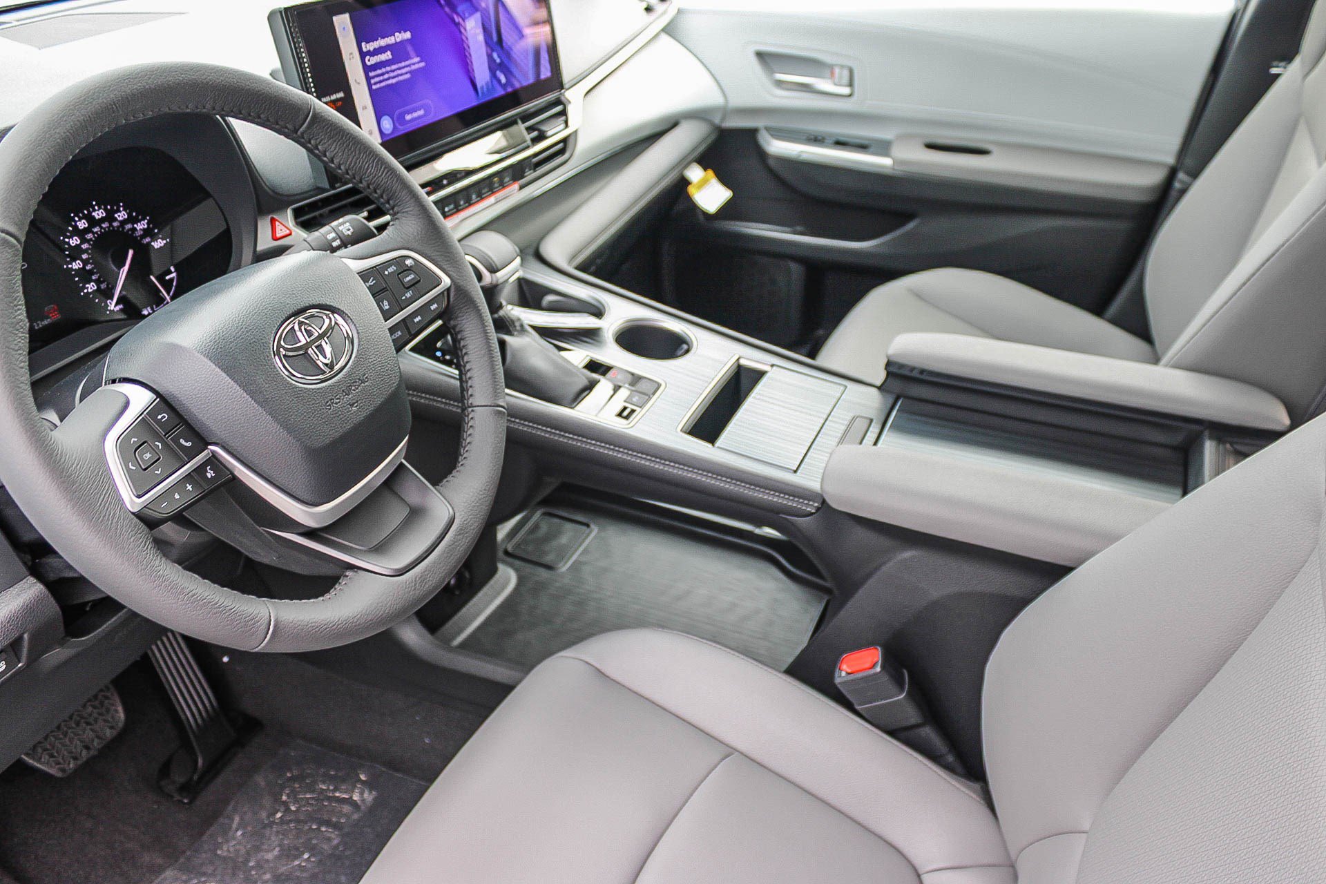 New 2026 Toyota Sienna XLE FWD image 20