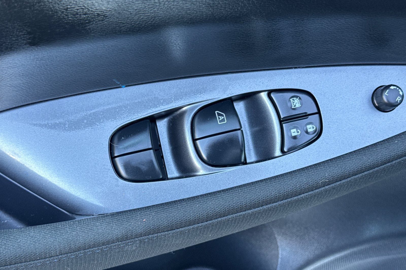 Certified 2025 Nissan Leaf S FWD image 13