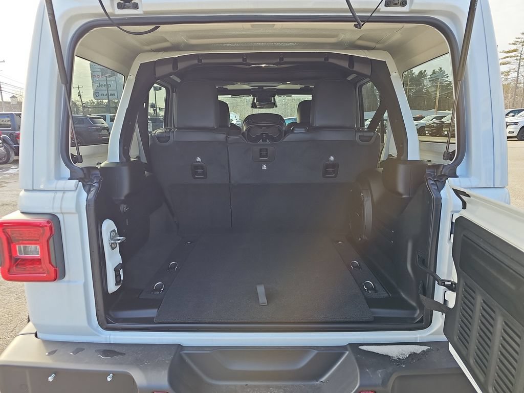 New 2026 Jeep Wrangler Unlimited Sahara AWD/4WD image 25