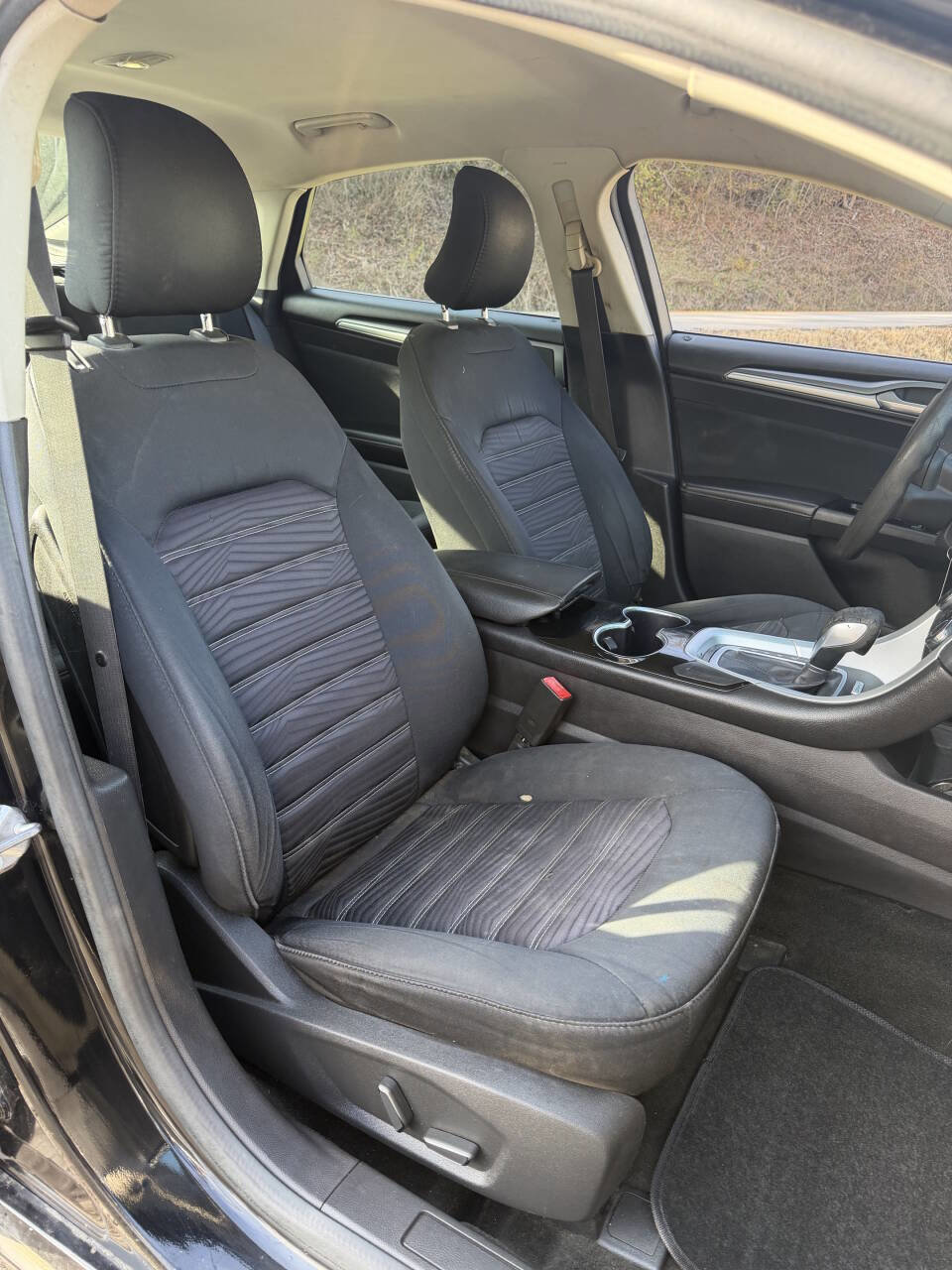 Used 2016 Ford Fusion SE image 9