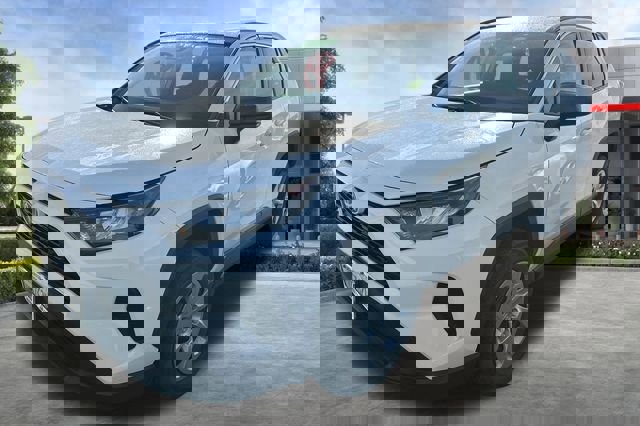 Certified 2021 Toyota RAV4 LE image 3