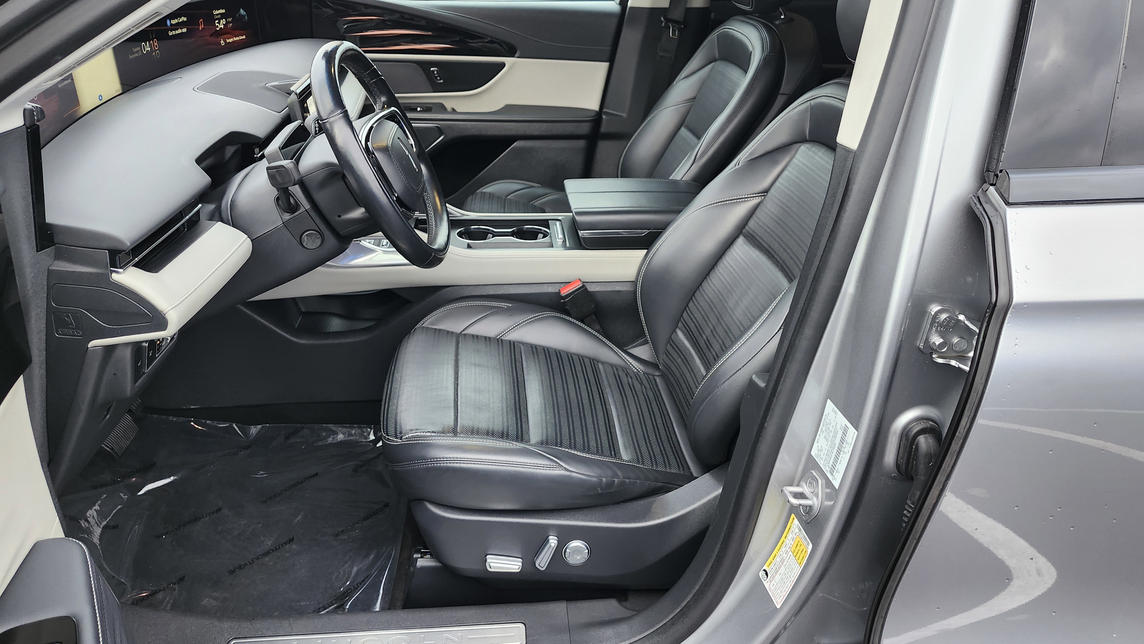 Used 2024 Lincoln Nautilus Reserve image 24