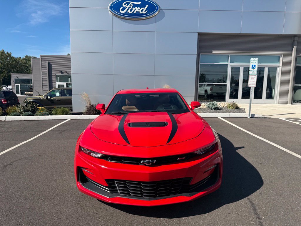 Used 2020 Chevrolet Camaro SS RWD image 3