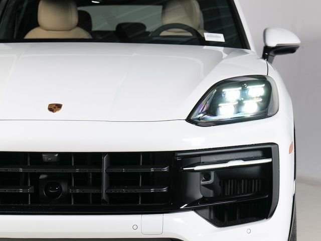 New 2026 Porsche Cayenne GTS image 27