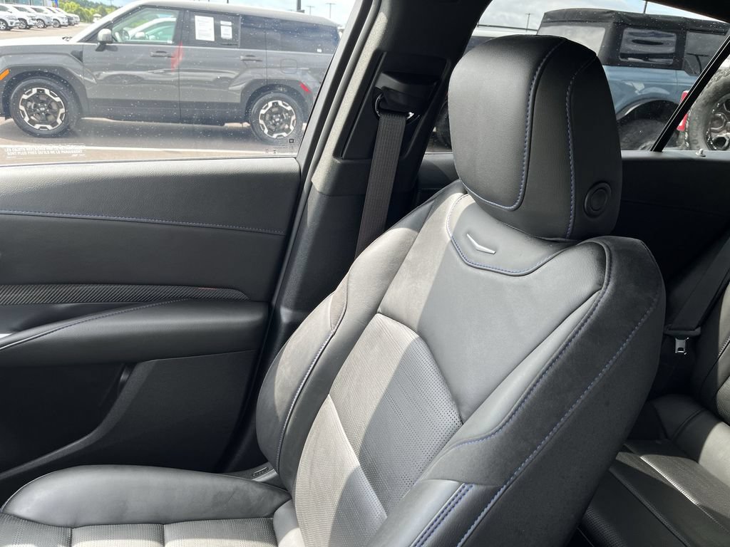 Used 2024 Cadillac XT4 Sport AWD/4WD image 23