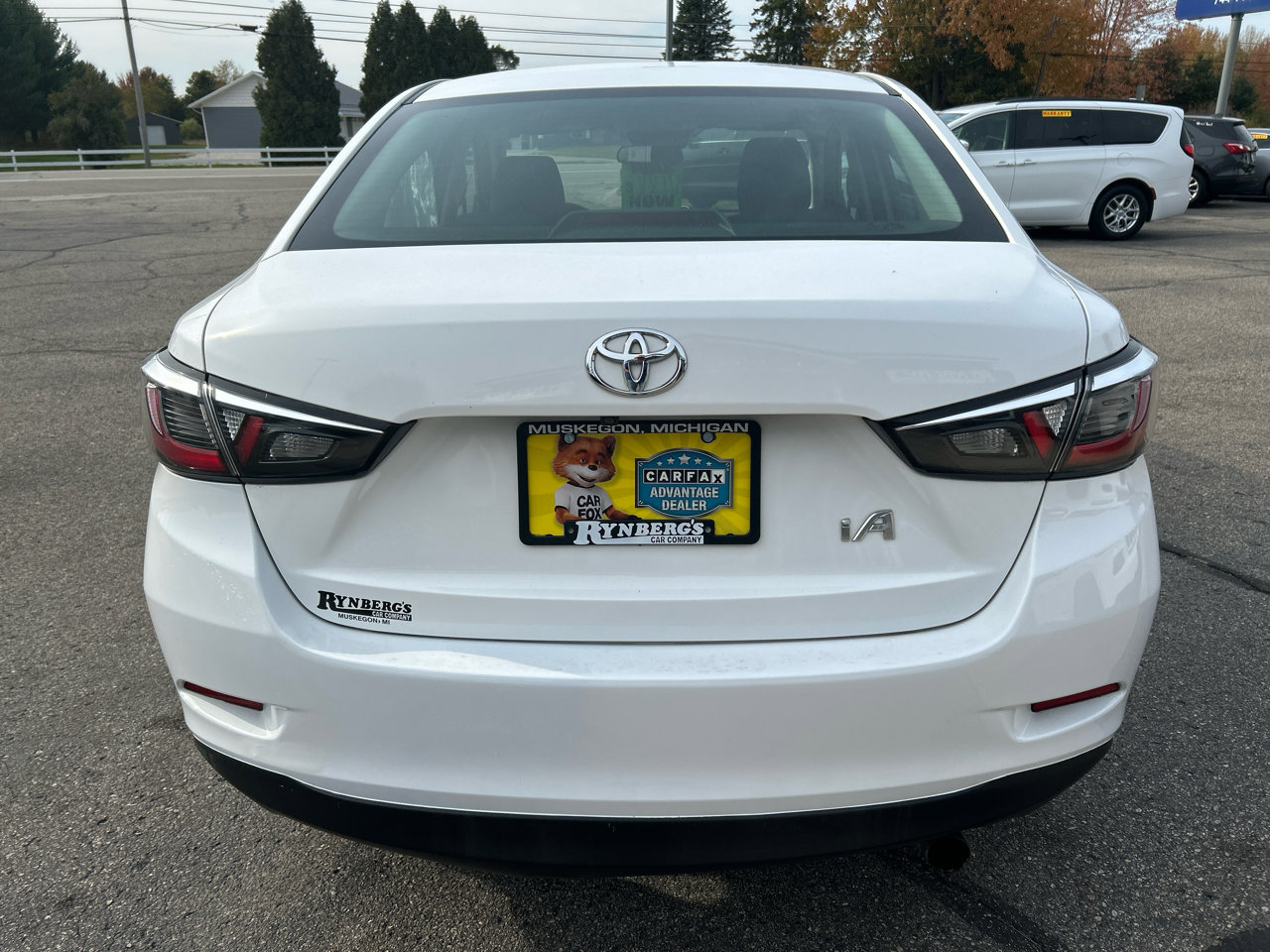 Used 2017 Toyota Yaris iA image 3