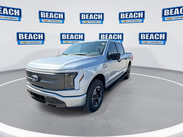 Used 2022 Ford F150 Lightning XLT image 4