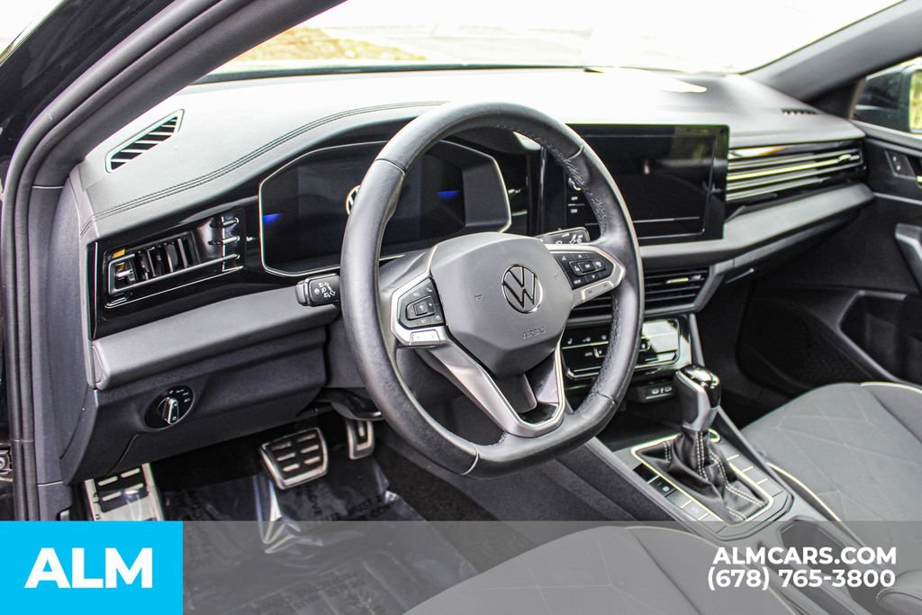 Used 2025 Volkswagen Jetta Sport FWD image 21