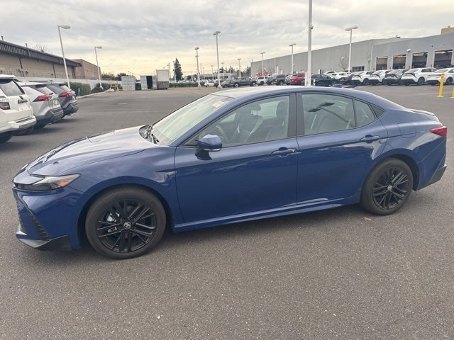 Used 2025 Toyota Camry SE video 1