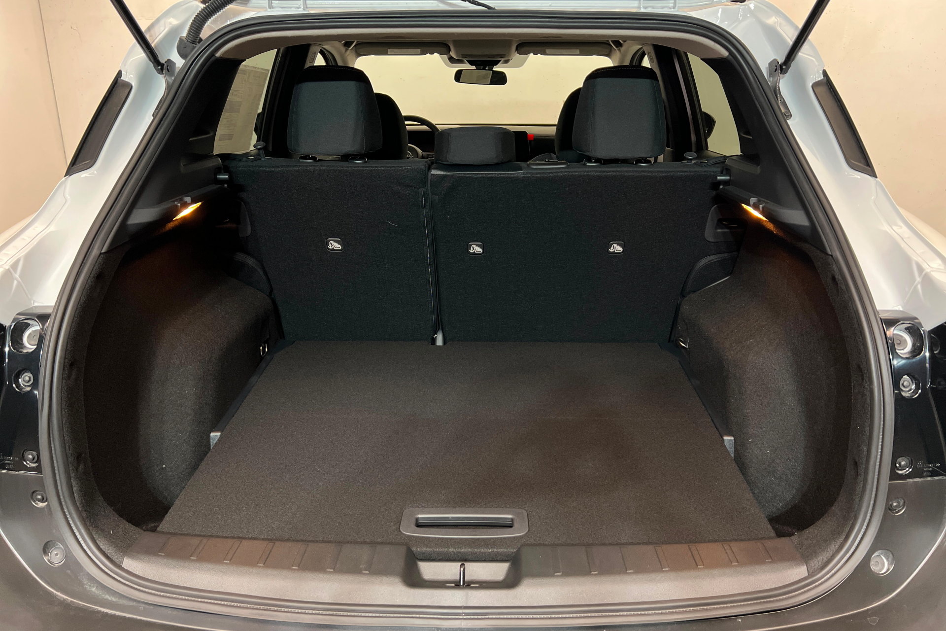 New 2026 Nissan Kicks SV w/ Cold Weather Package FWD image 22