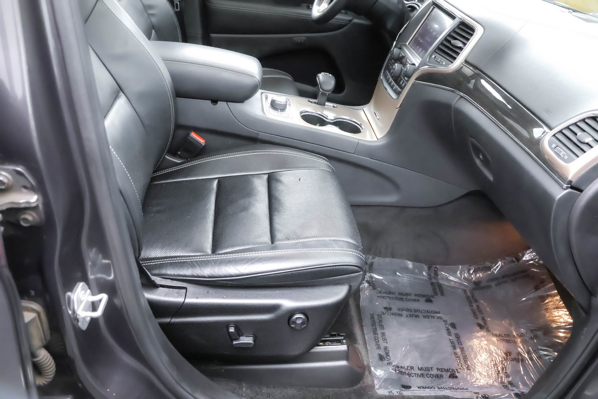 Used 2015 Jeep Grand Cherokee Overland w/ Advanced Technology Group image 36