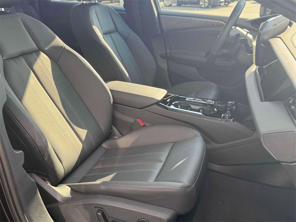 New 2025 Audi A6 e-tron Premium image 10