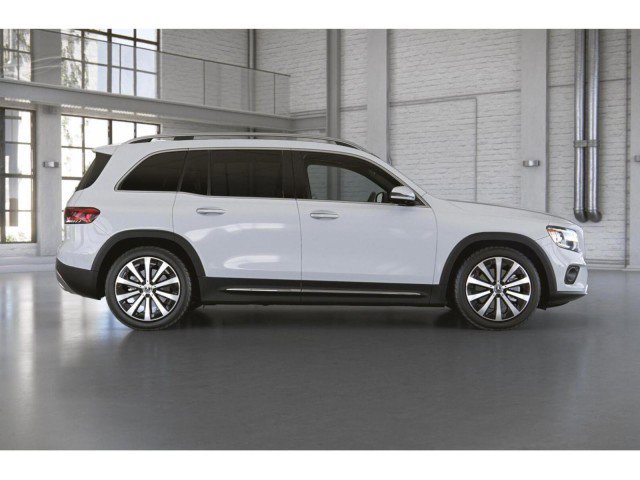 Used 2022 Mercedes-Benz GLB 250 4MATIC image 2