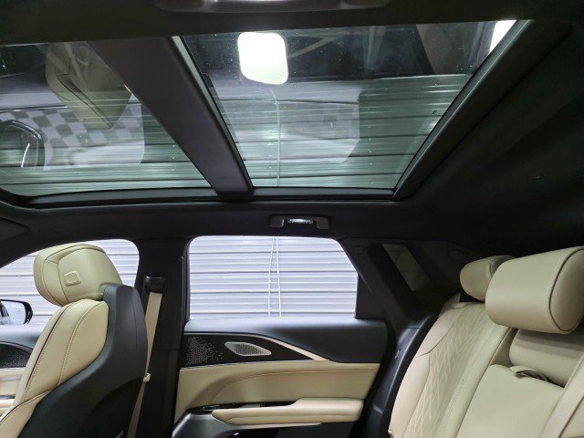 Used 2025 Cadillac Lyriq Luxury w/ Nappa Leather Package AWD/4WD image 21