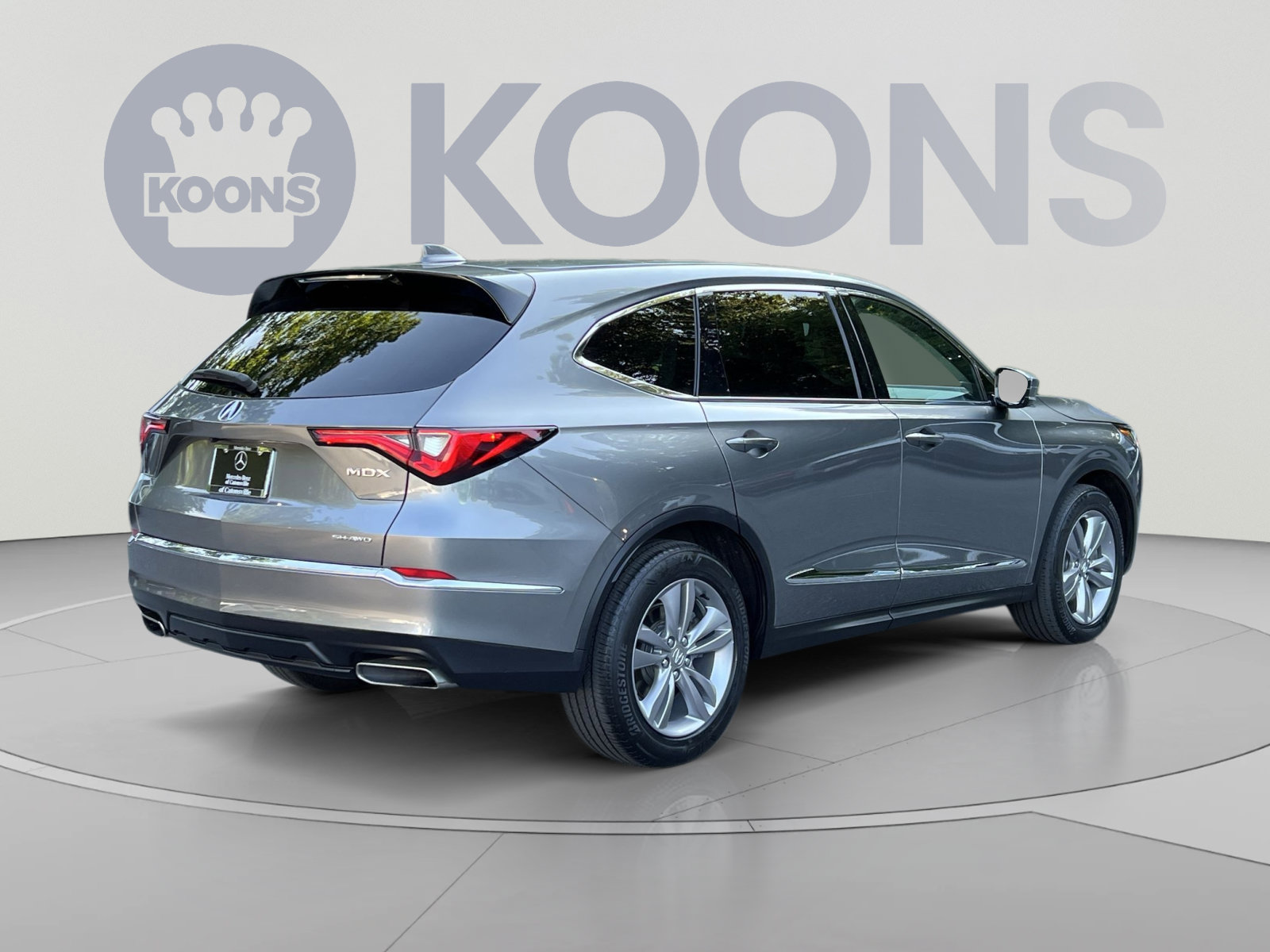 Used 2023 Acura MDX SH-AWD image 11