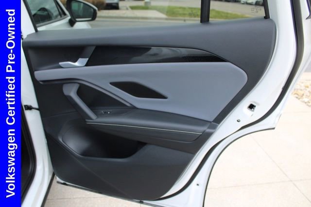 Used 2025 Volkswagen Tiguan SE image 24