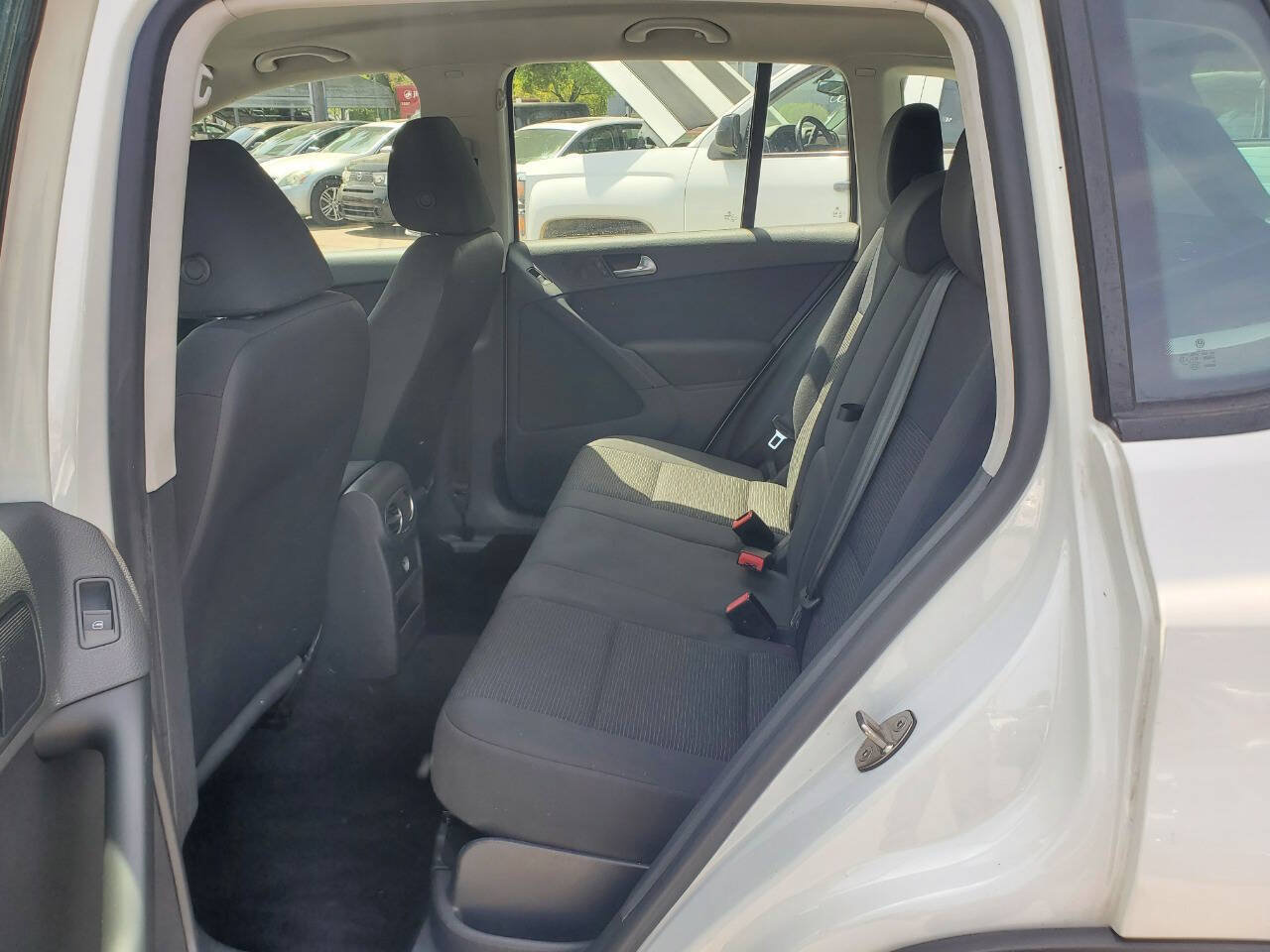Used 2015 Volkswagen Tiguan S FWD image 14