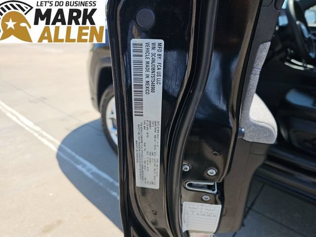 Used 2025 Jeep Compass Latitude w/ Sun & Sound Group AWD/4WD image 33