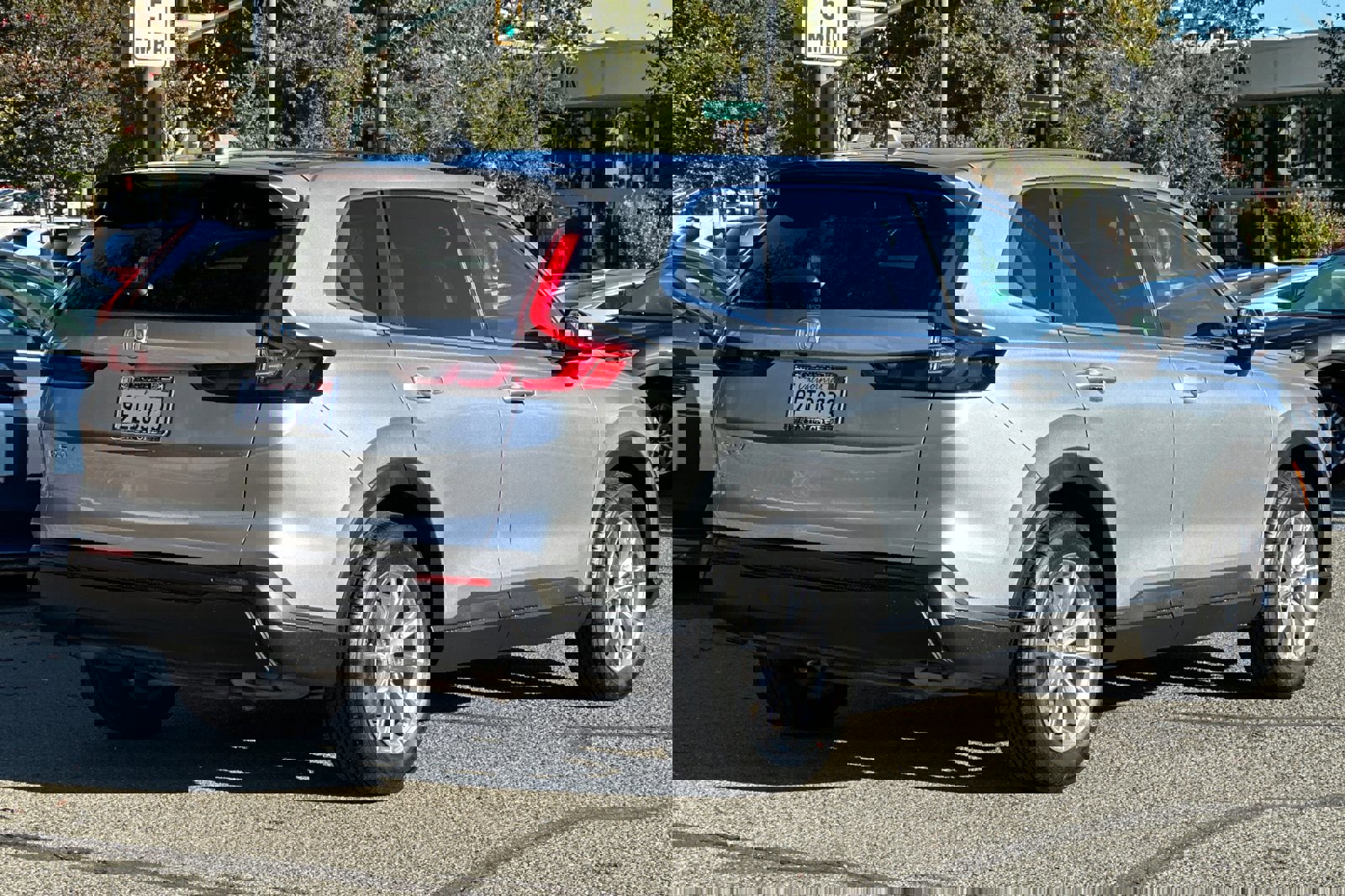 Used 2023 Honda CR-V EX-L image 4