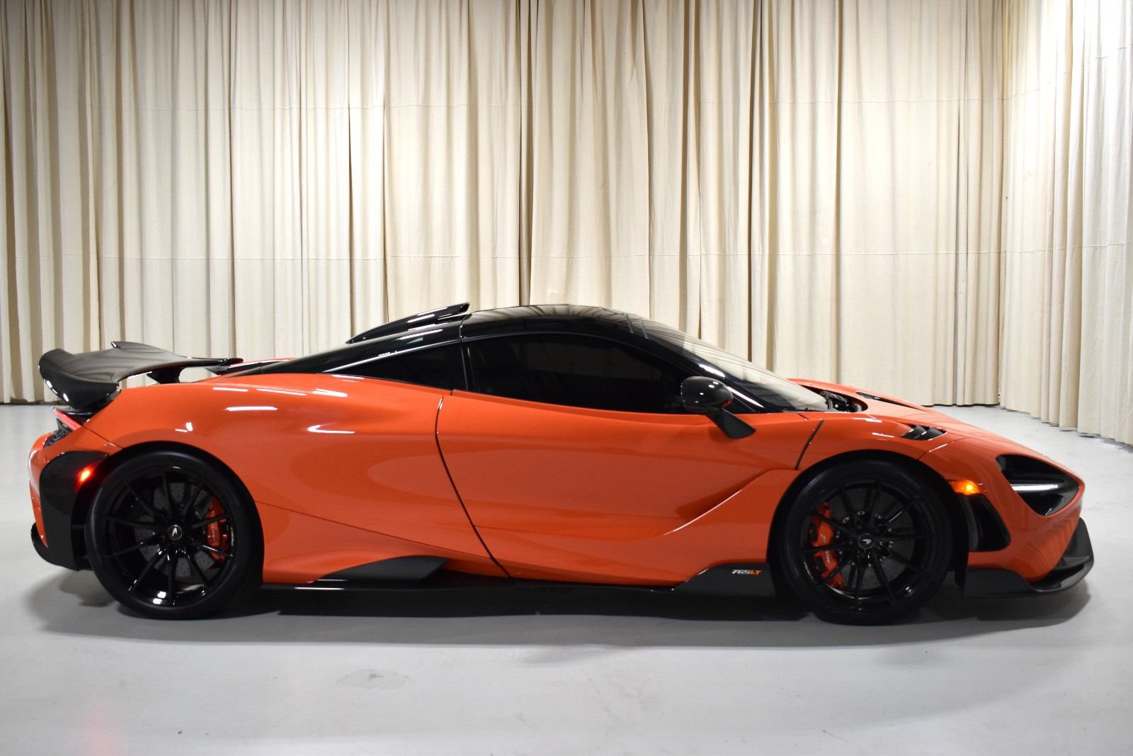 Used 2021 McLaren 765LT RWD image 5