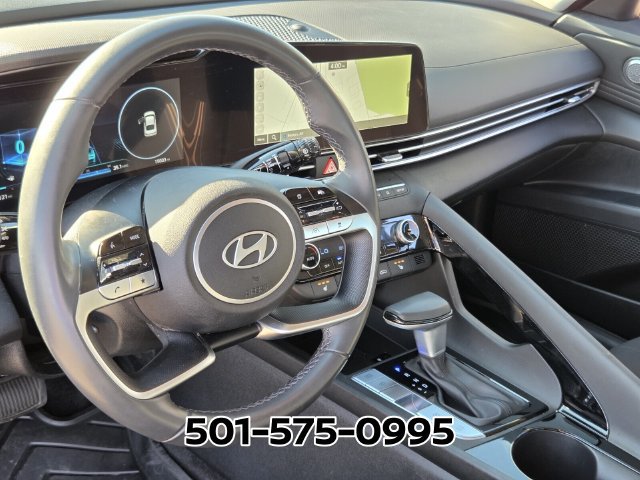 Used 2025 Hyundai Elantra SEL FWD image 10