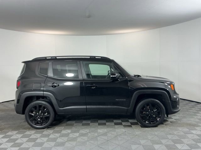 Used 2022 Jeep Renegade Altitude AWD/4WD image 4