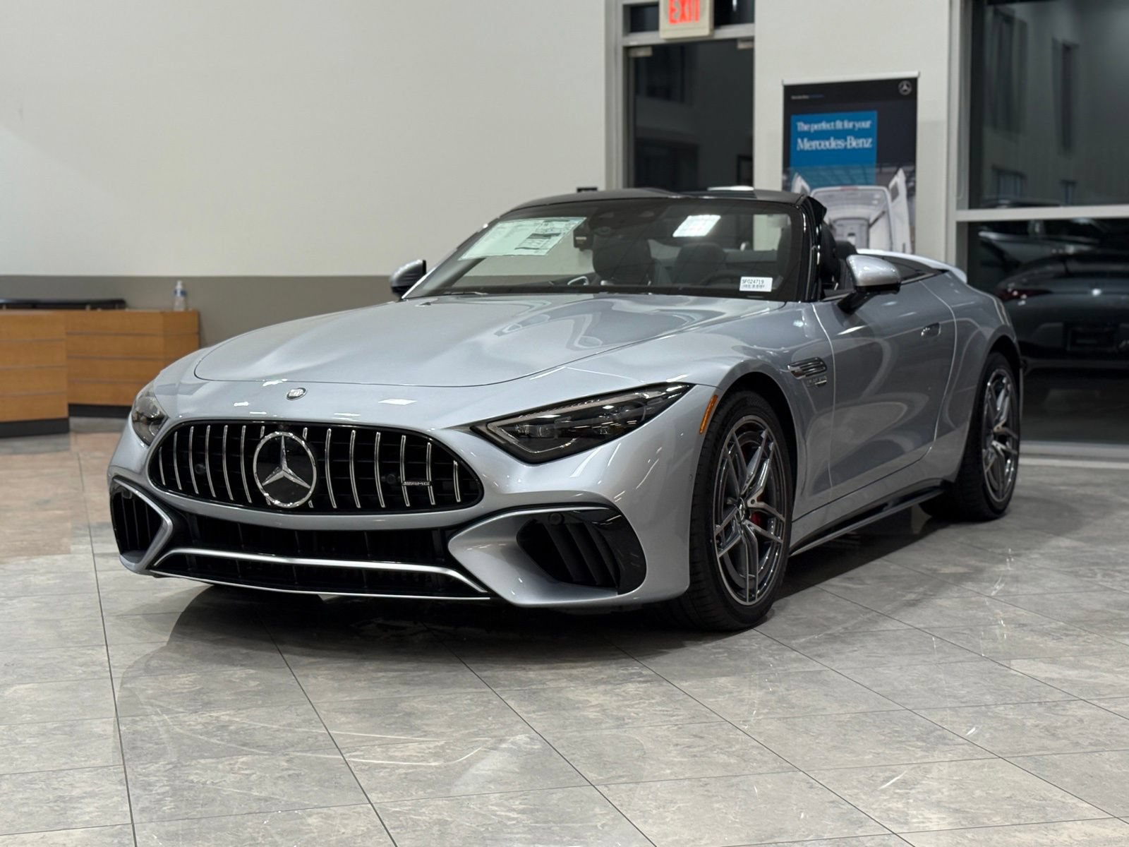 Used 2025 Mercedes-Benz SL 55 AMG 4MATIC image 2