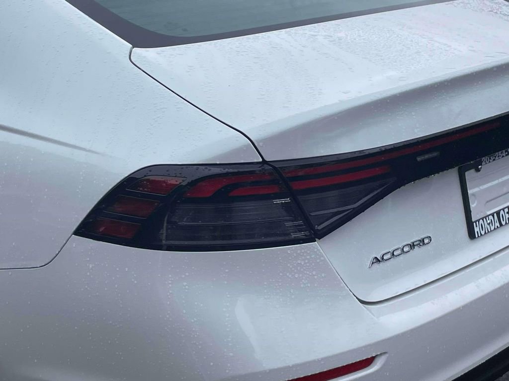 Certified 2025 Honda Accord SE image 9