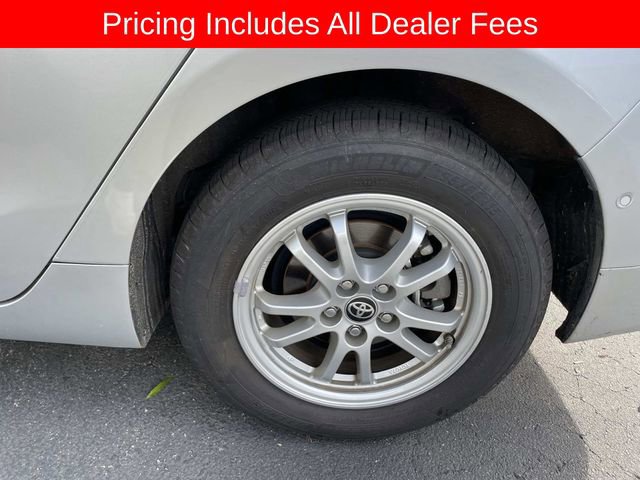 Used 2018 Toyota Prius Three w/ Advanced Technology Package FWD image 9