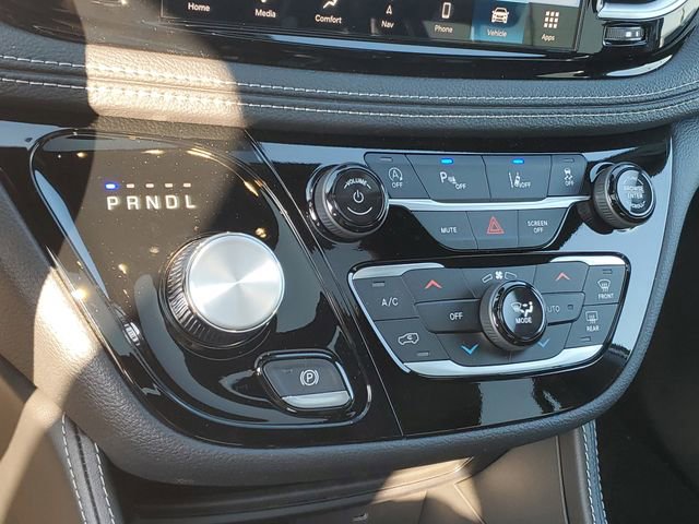 New 2026 Chrysler Pacifica Limited w/ S Appearance Package image 11