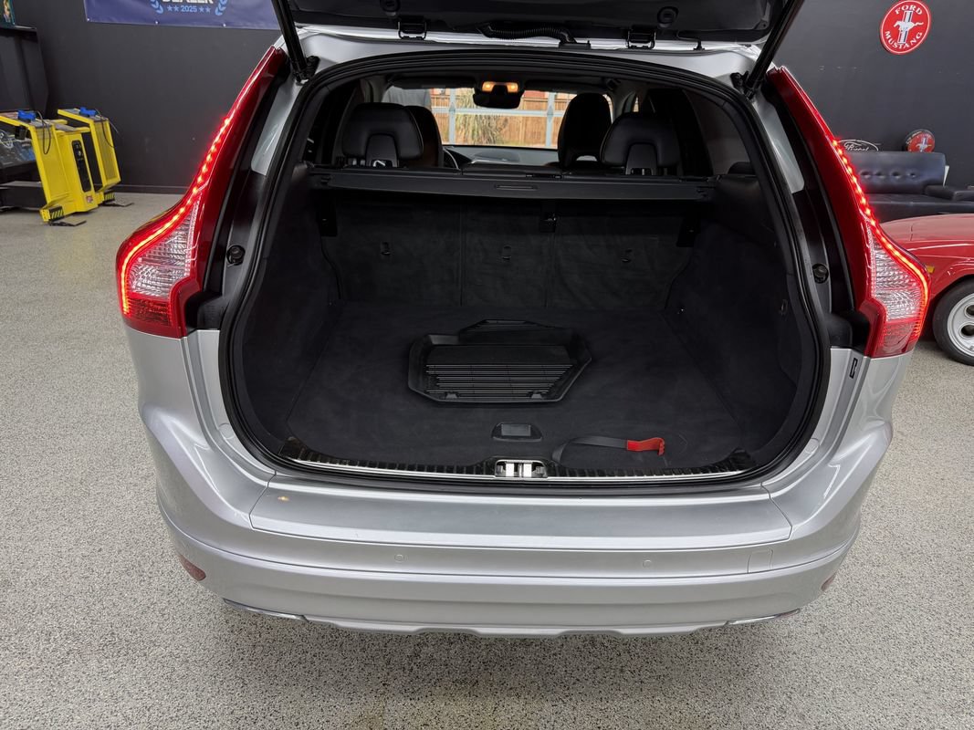 Used 2017 Volvo XC60 T5 Inscription w/ Advanced Package AWD/4WD image 15
