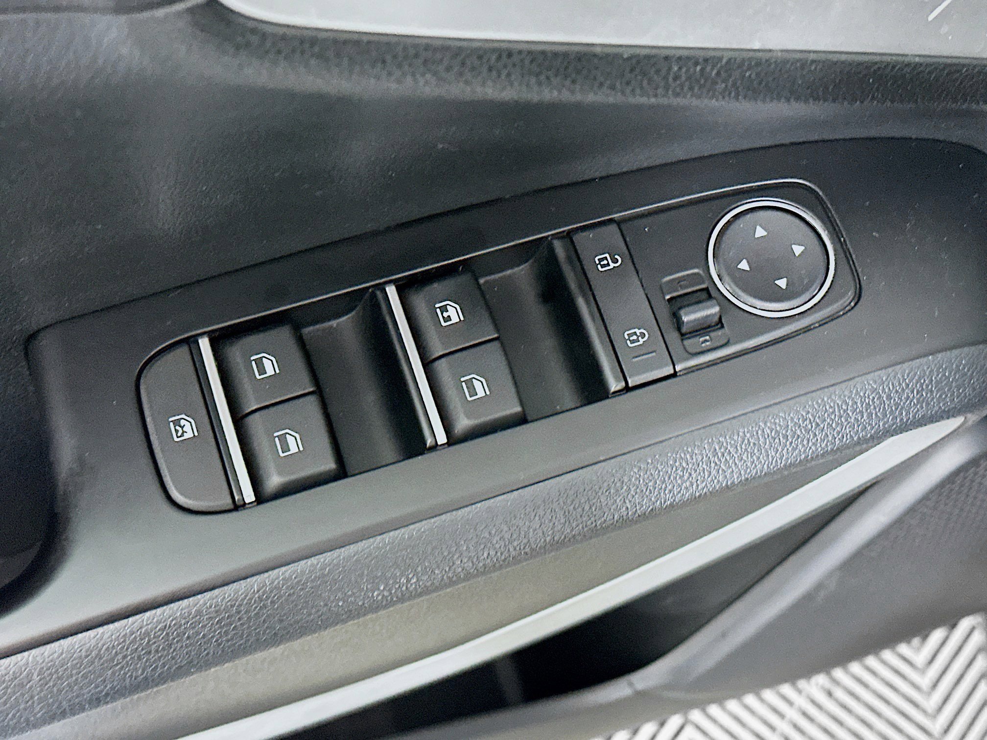 Used 2025 Kia Soul LX w/ LX Technology Package FWD image 15