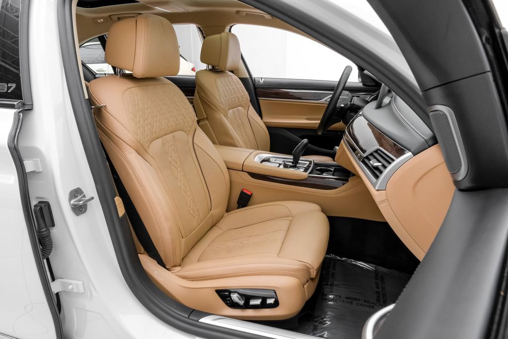 Used 2020 BMW ALPINA B7 xDrive image 37