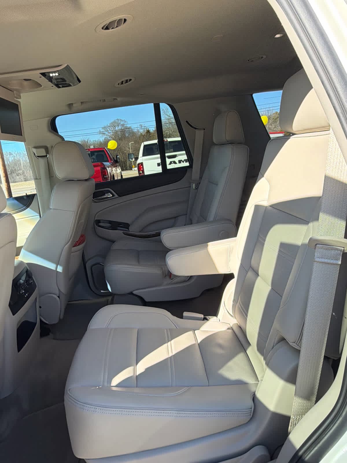 Used 2015 GMC Yukon Denali w/ Premium Package image 12
